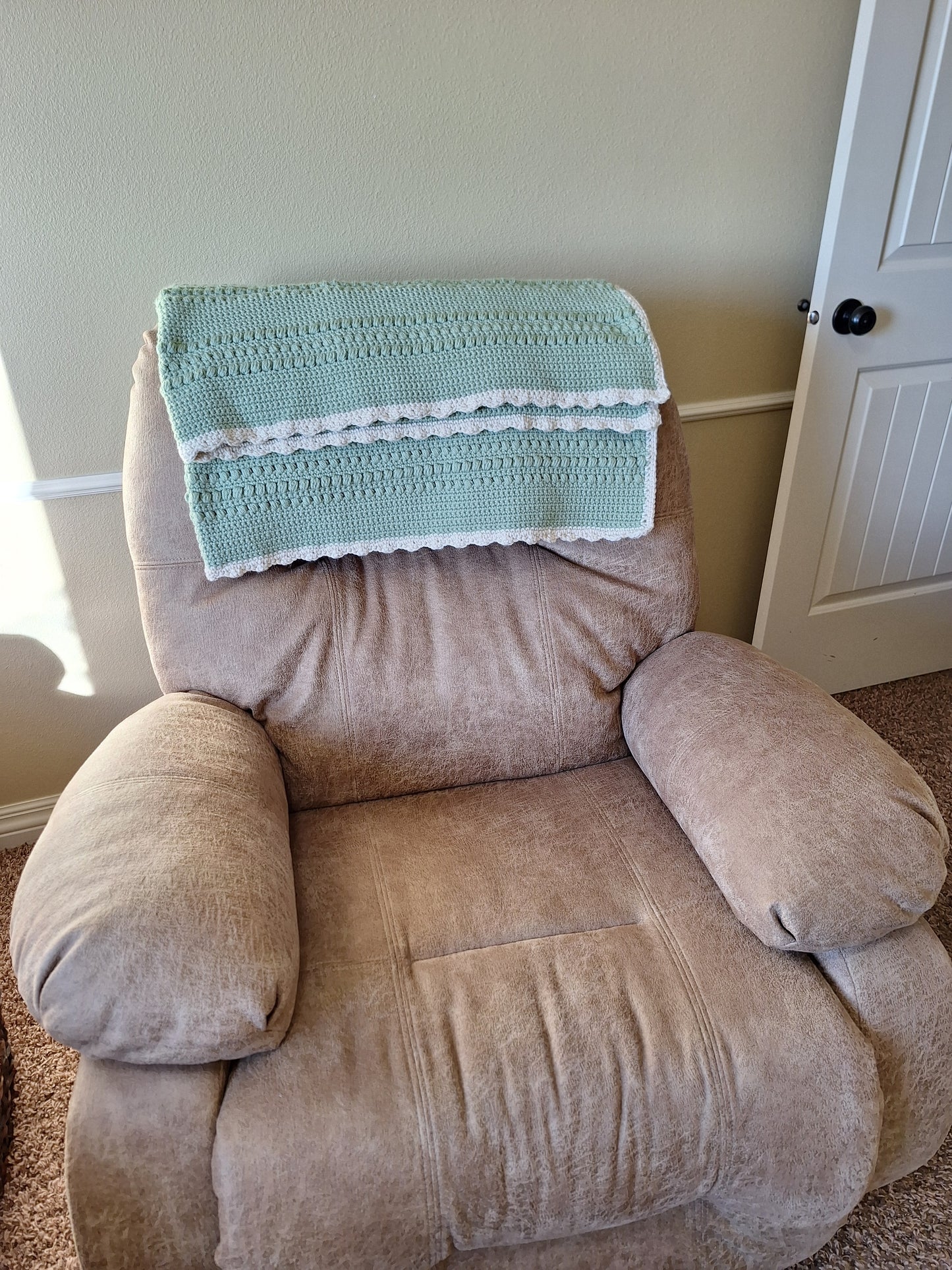 Frosty Green Small Throw Blanket